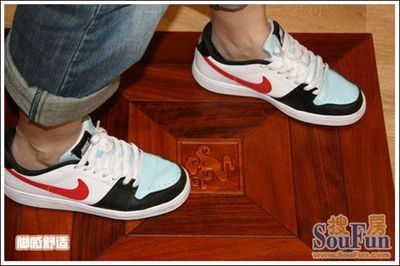 圣象AC6285祥云拼花地板測評 古雅素樸的祥云之舞，清潔建議及金屬墊注意事項